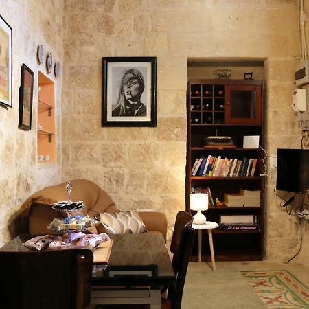 5 Minute Walk From Malta Airport Villa Gudja Exterior photo