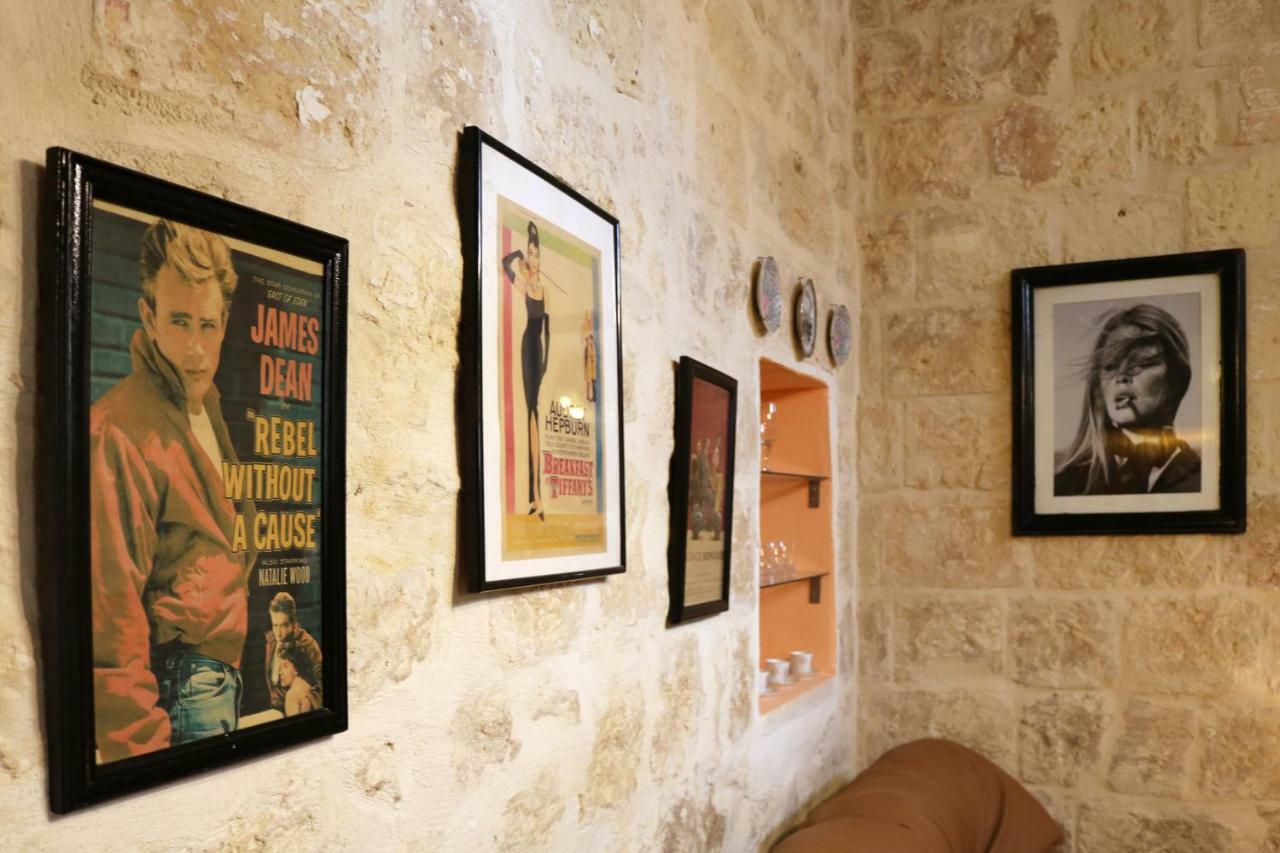 5 Minute Walk From Malta Airport Villa Gudja Exterior photo