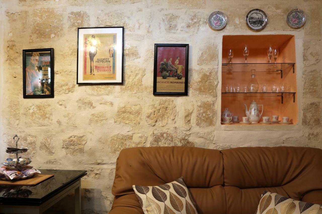5 Minute Walk From Malta Airport Villa Gudja Exterior photo